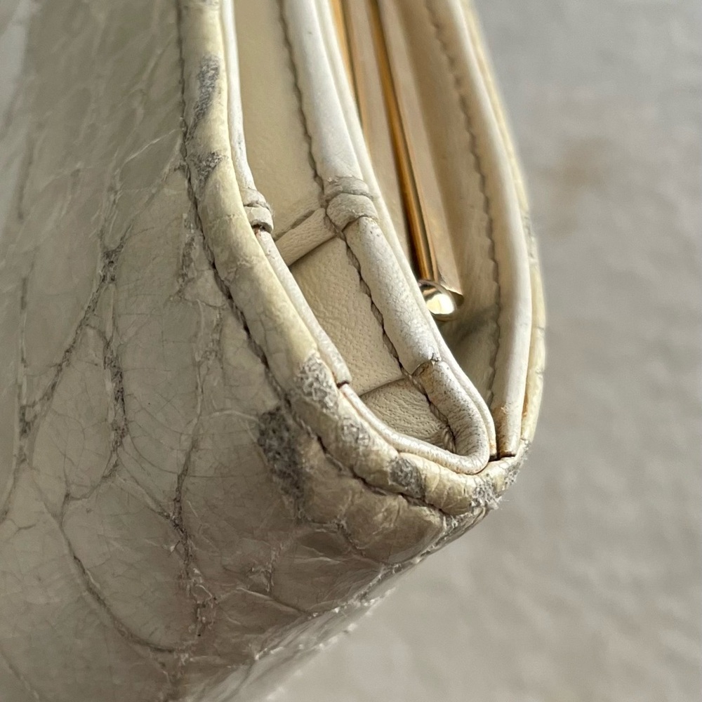 Miu Miu Vintage Authentic Cream Crocodile-Embossed Kiss-Lock/Snappy Snap Wallet - Picture 17 of 17